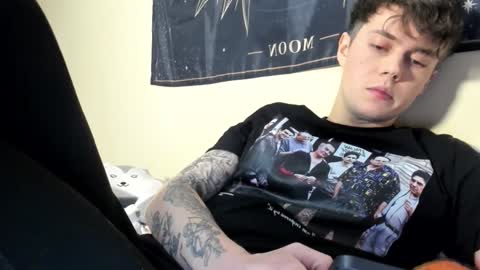 Snapshot of danny_love01 chatting on 12.18.24 danny online show from 12.18.24