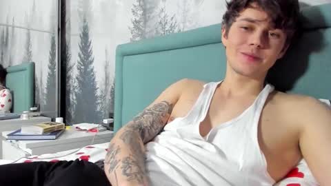 Snapshot of danny_love01 chatting on 02.15.25 danny online show from 02.15.25