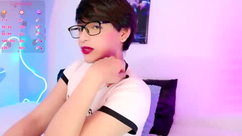 Snapshot of dannyhot__ chatting on 10.10.25 Danny online show from 10.10.25