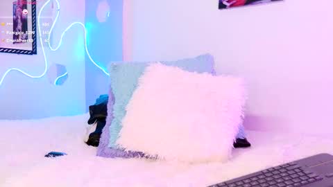 Snapshot of dannyhot__ chatting on 10.15.25 Danny online show from 10.15.25