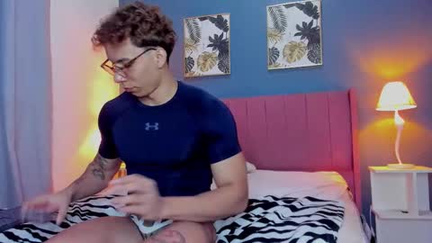 Snapshot of dante_rael chatting on 11.11.25 dante online show from 11.11.25