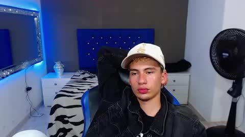 Snapshot of dante_tompson chatting on 01.29.25 Dante online show from 01.29.25