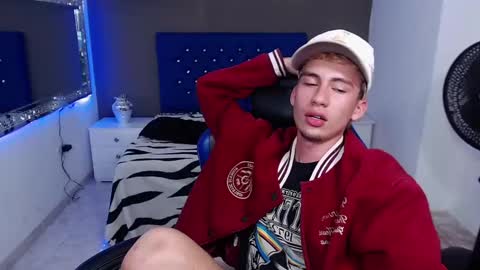 Snapshot of dante_tompson chatting on 01.30.25 Dante online show from 01.30.25