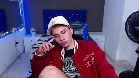 Snapshot of dante_tompson chatting on 01.30.25 Dante online show from 01.30.25