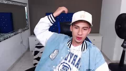 Snapshot of dante_tompson chatting on 01.31.25 Dante online show from 01.31.25