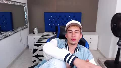 Snapshot of dante_tompson chatting on 01.31.25 Dante online show from 01.31.25