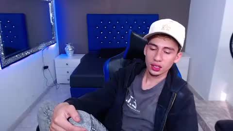 Snapshot of dante_tompson chatting on 02.02.25 Dante online show from 02.02.25