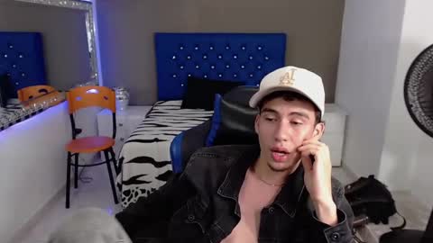 Snapshot of dante_tompson chatting on 02.11.25 Dante online show from 02.11.25