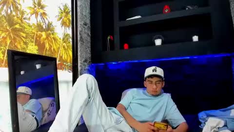 Snapshot of dante_tompson chatting on 03.05.25 Dante online show from 03.05.25