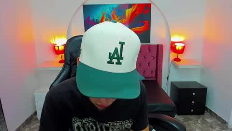 Snapshot of dante_tompson chatting on 03.11.25 Dante online show from 03.11.25