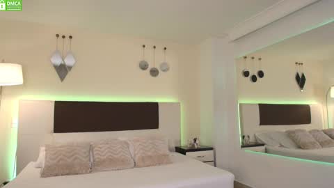 Snapshot of danteestone chatting on 03.06.25 Dante online show from 03.06.25