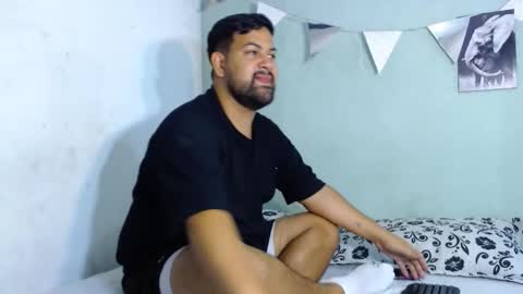 Snapshot of dantevitorio_873 chatting on 12.16.25 dantevitorio 873 online show from 12.16.25