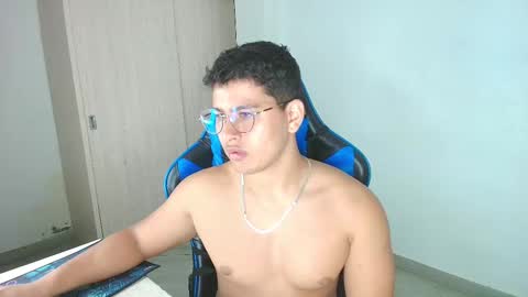 Snapshot of dantraxx chatting on 01.30.25 Dantraxx online show from 01.30.25