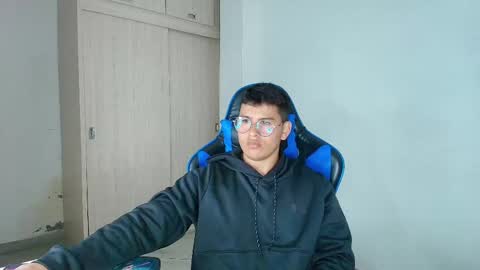 Snapshot of dantraxx chatting on 02.19.25 Dantraxx online show from 02.19.25