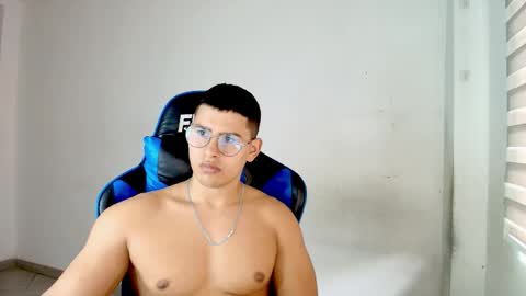 Snapshot of dantraxx chatting on 02.15.26 Dantraxx online show from 02.15.26