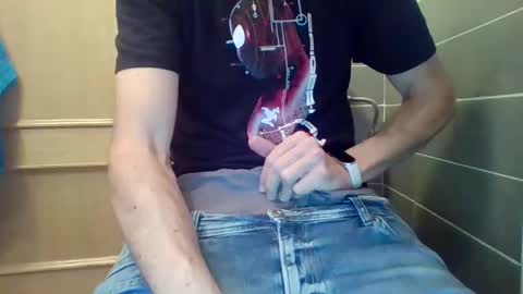 Snapshot of danydotado chatting on 02.13.25 danydotado online show from 02.13.25