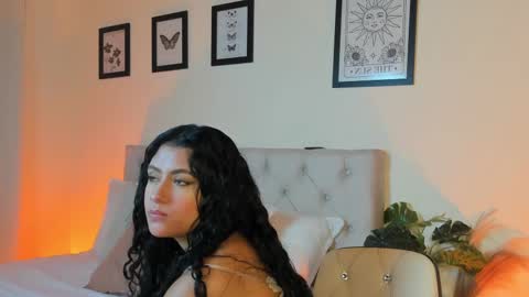 Snapshot of daphne_24 chatting on 09.19.25 Antonella Mora online show from 09.19.25
