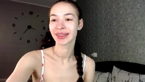 Daphne Darkthorn online show from 12.23.25