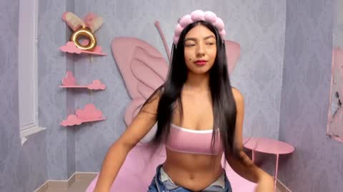 Snapshot of daphne_fox_ chatting on 12.19.24 Daphne  online show from 12.19.24