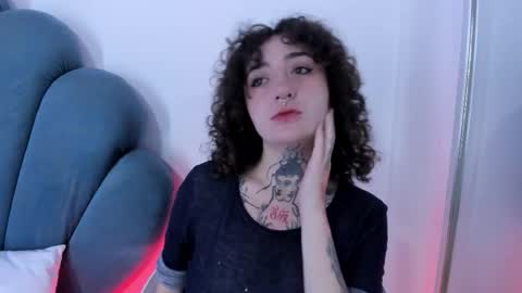 DaphneBlunt online show from 11.12.25