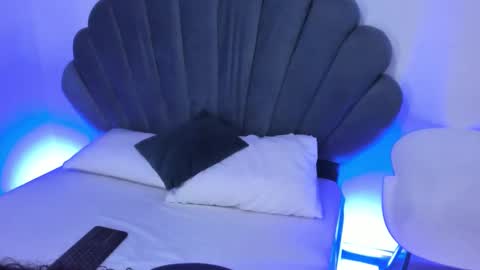 DaphneBlunt online show from 11.25.25