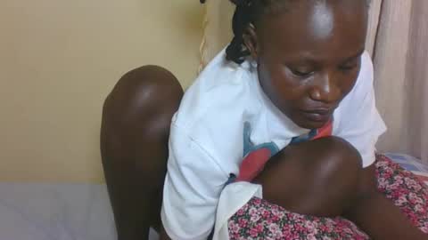 ESTHER online show from 09.11.25