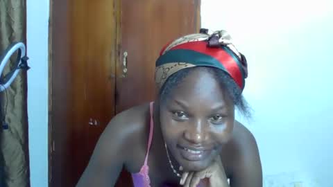 ESTHER online show from 11.08.25