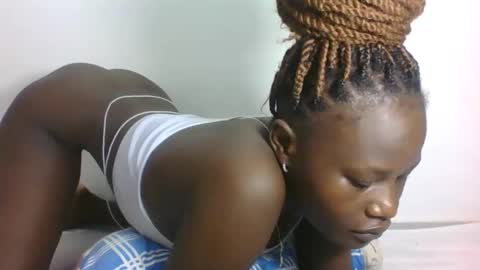 ESTHER online show from 02.17.26