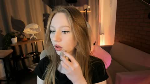 Daria Tate online show from 03.22.26