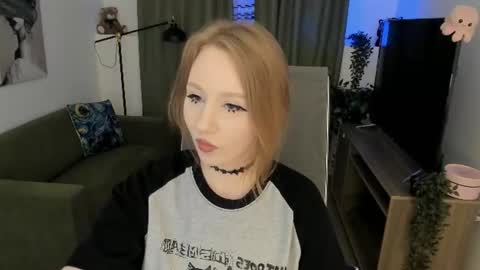 Snapshot of dariatate chatting on 06.26.26 Daria Tate online show from 06.26.26