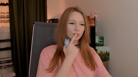 Snapshot of dariatate chatting on 07.24.26 Daria Tate online show from 07.24.26