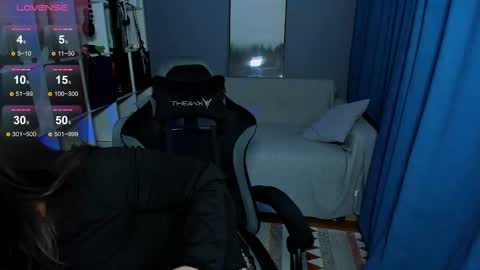 Dari the it woman online show from 02.17.25