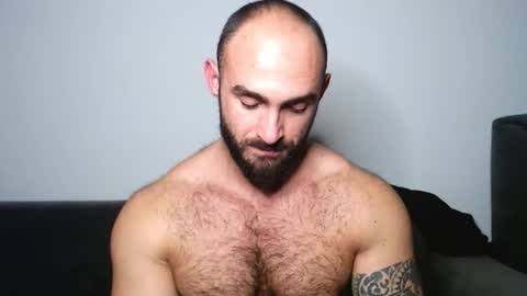 Snapshot of dariomuscle1993 chatting on 12.04.25 Dario Muscel King online show from 12.04.25