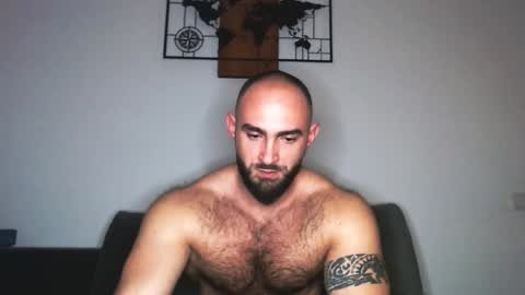 Snapshot of dariomuscle1993 chatting on 12.14.25 Dario Muscel King online show from 12.14.25
