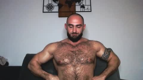 Snapshot of dariomuscle1993 chatting on 12.18.25 Dario Muscel King online show from 12.18.25