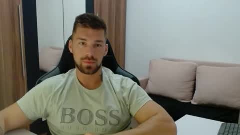 darius_94 online show from 11.17.25