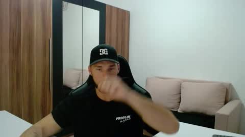 darius_94 online show from 11.27.25