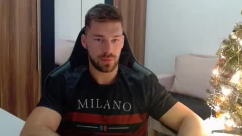 darius_94 online show from 12.14.25