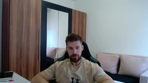 darius_94 online show from 04.10.26