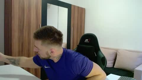 darius_94 online show from 04.16.26