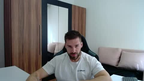 Snapshot of darius_94 chatting on 06.05.26 darius_94 online show from 06.05.26