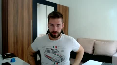 Snapshot of darius_94 chatting on 06.15.26 darius_94 online show from 06.15.26