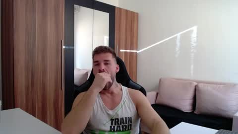 Snapshot of darius_94 chatting on 06.25.26 darius_94 online show from 06.25.26