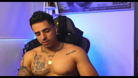 Darius Phoenix  online show from 02.03.25