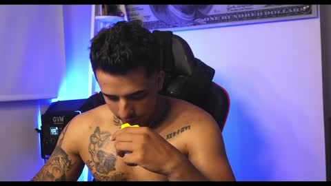 Darius Phoenix  online show from 02.04.25