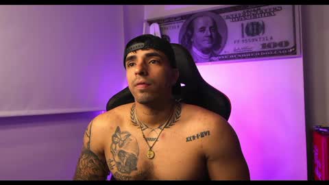 Darius Phoenix  online show from 02.15.25