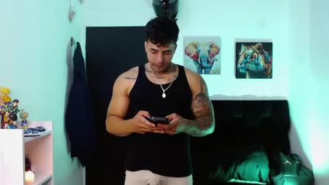 Snapshot of darius_phoenix chatting on 04.29.26 Darius Phoenix online show from 04.29.26