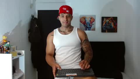 Snapshot of darius_phoenix chatting on 05.12.26 Darius Phoenix online show from 05.12.26