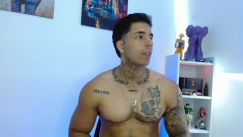 Snapshot of darius_phoenix chatting on 05.29.26 Darius Phoenix online show from 05.29.26