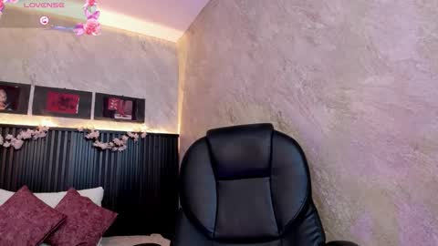 Dark online show from 10.07.25